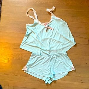 Brand New Victoria Secret Womens Pajama Set. Turquoise/medium!